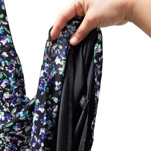 Women's Express Fit & Floral Dress - Picture 6 of 6